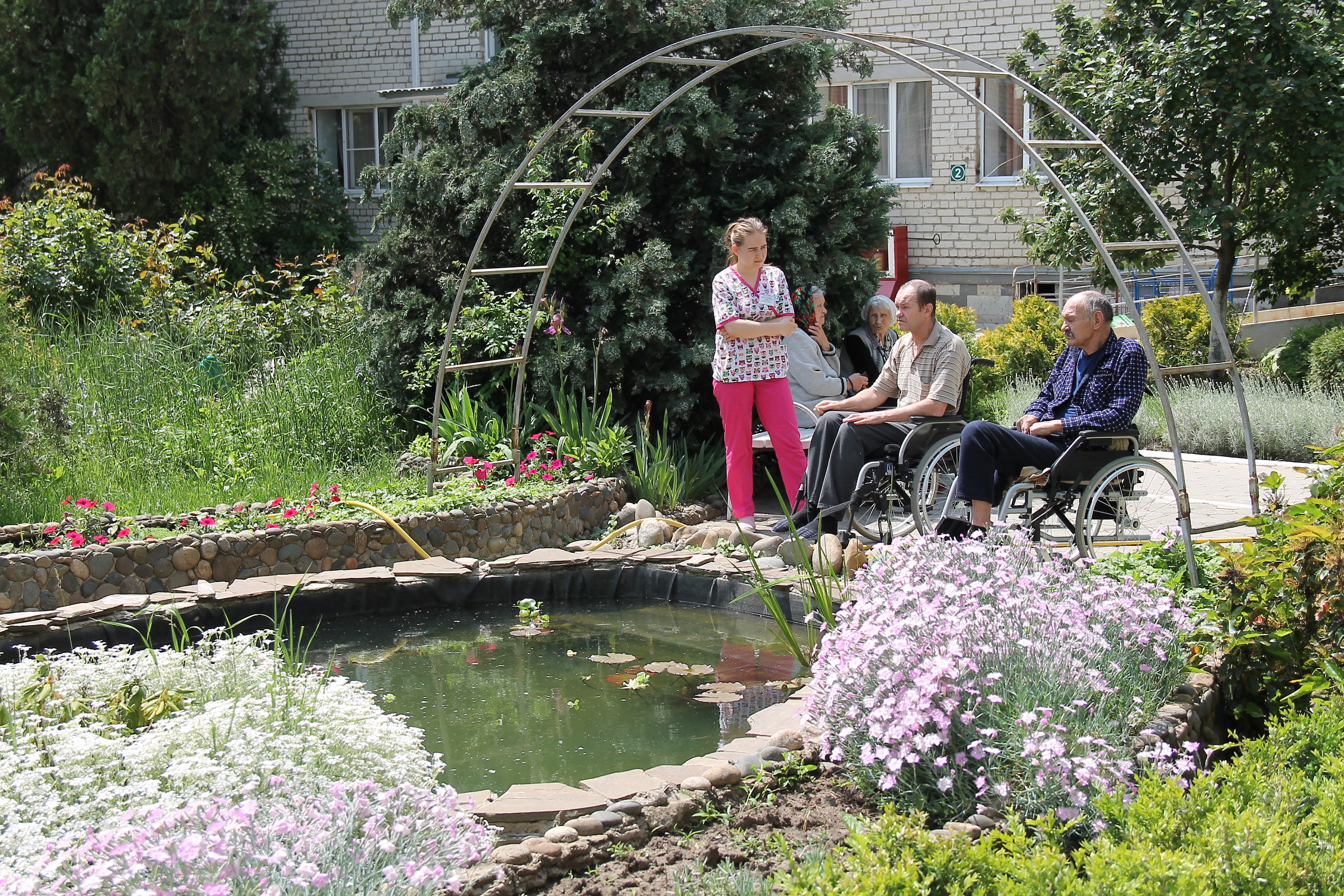 Мягкая мебель в холле